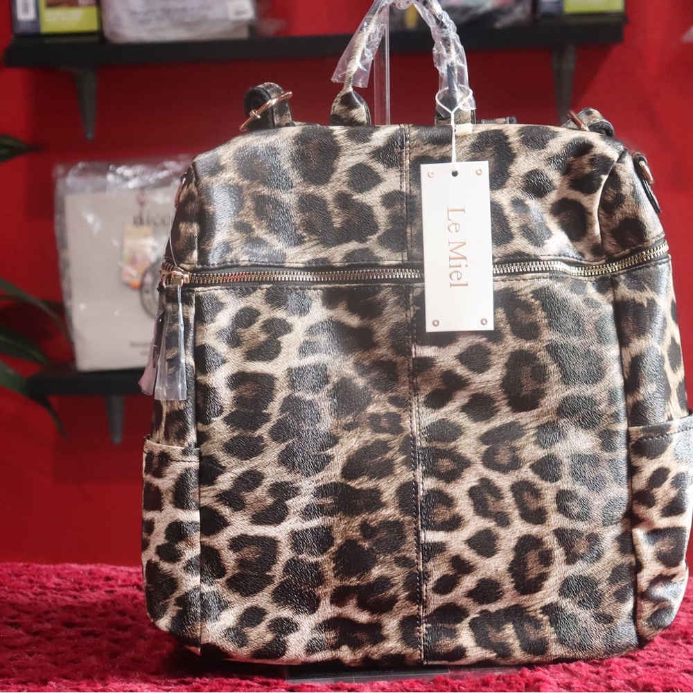 Leopard Print Women's backpack